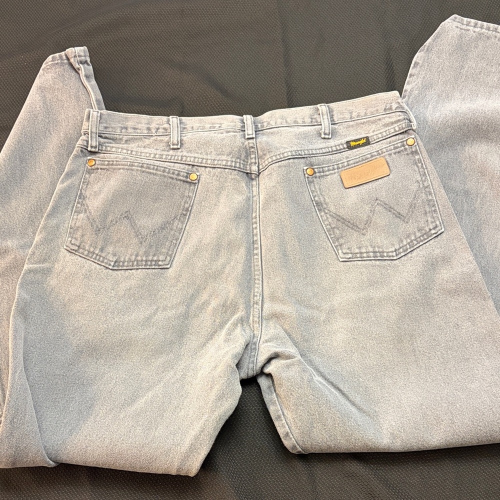 Wrangler Men's Light Gray Jeans 38x36 - Picture 2 of 3